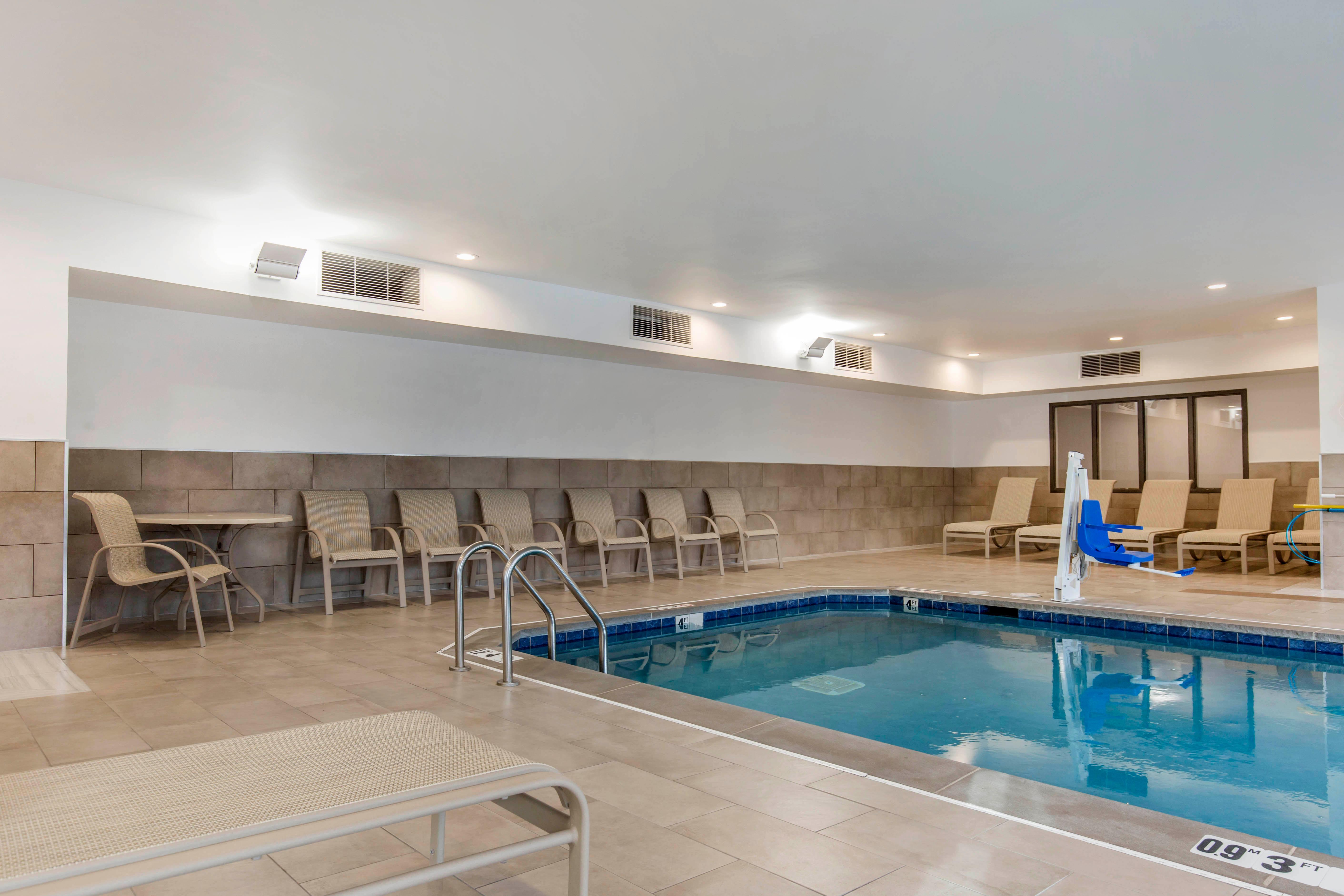 Holiday Inn Express And Suites Chicago West - St Charles By Ihg Saint Charles Zewnętrze zdjęcie