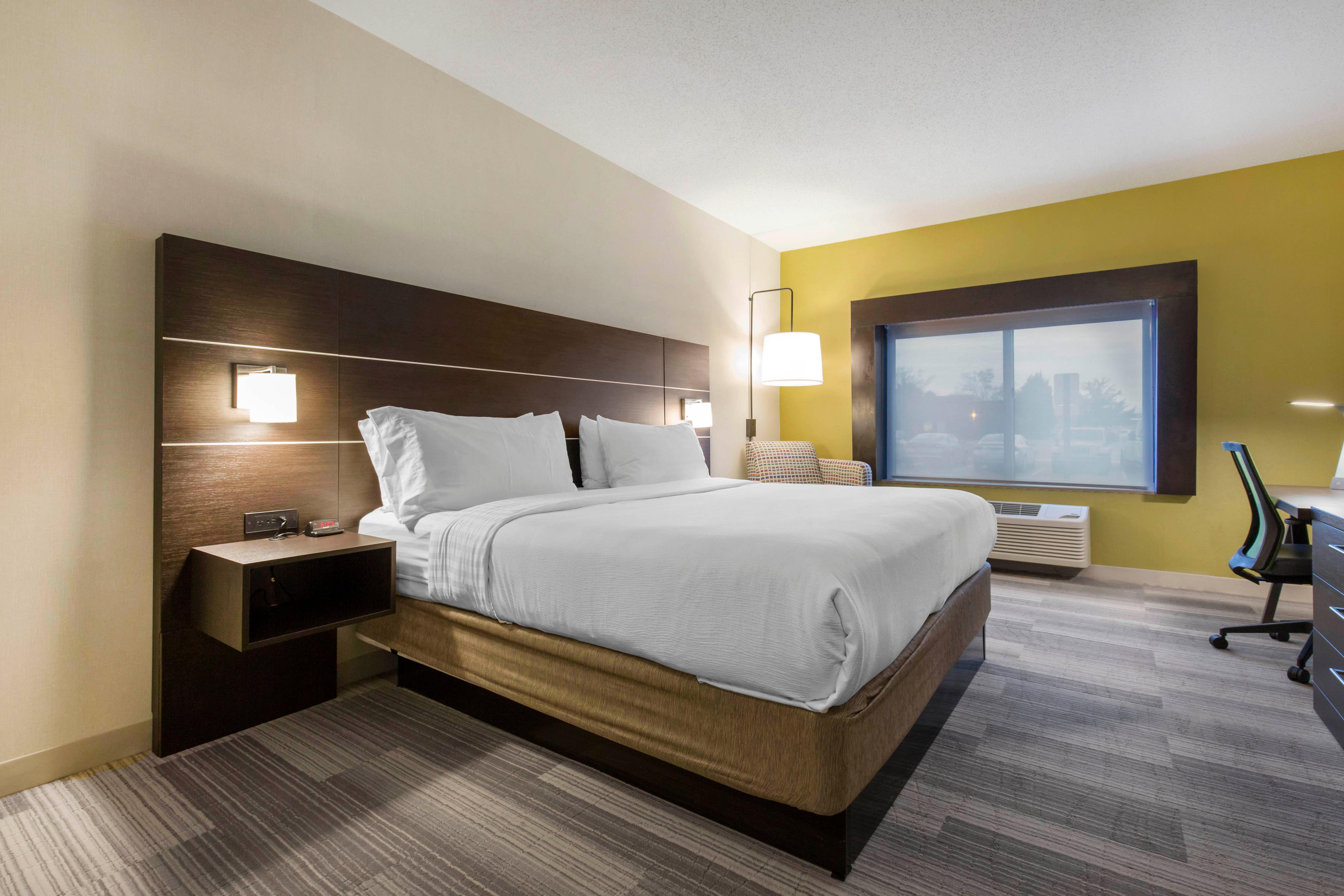 Holiday Inn Express And Suites Chicago West - St Charles By Ihg Saint Charles Zewnętrze zdjęcie