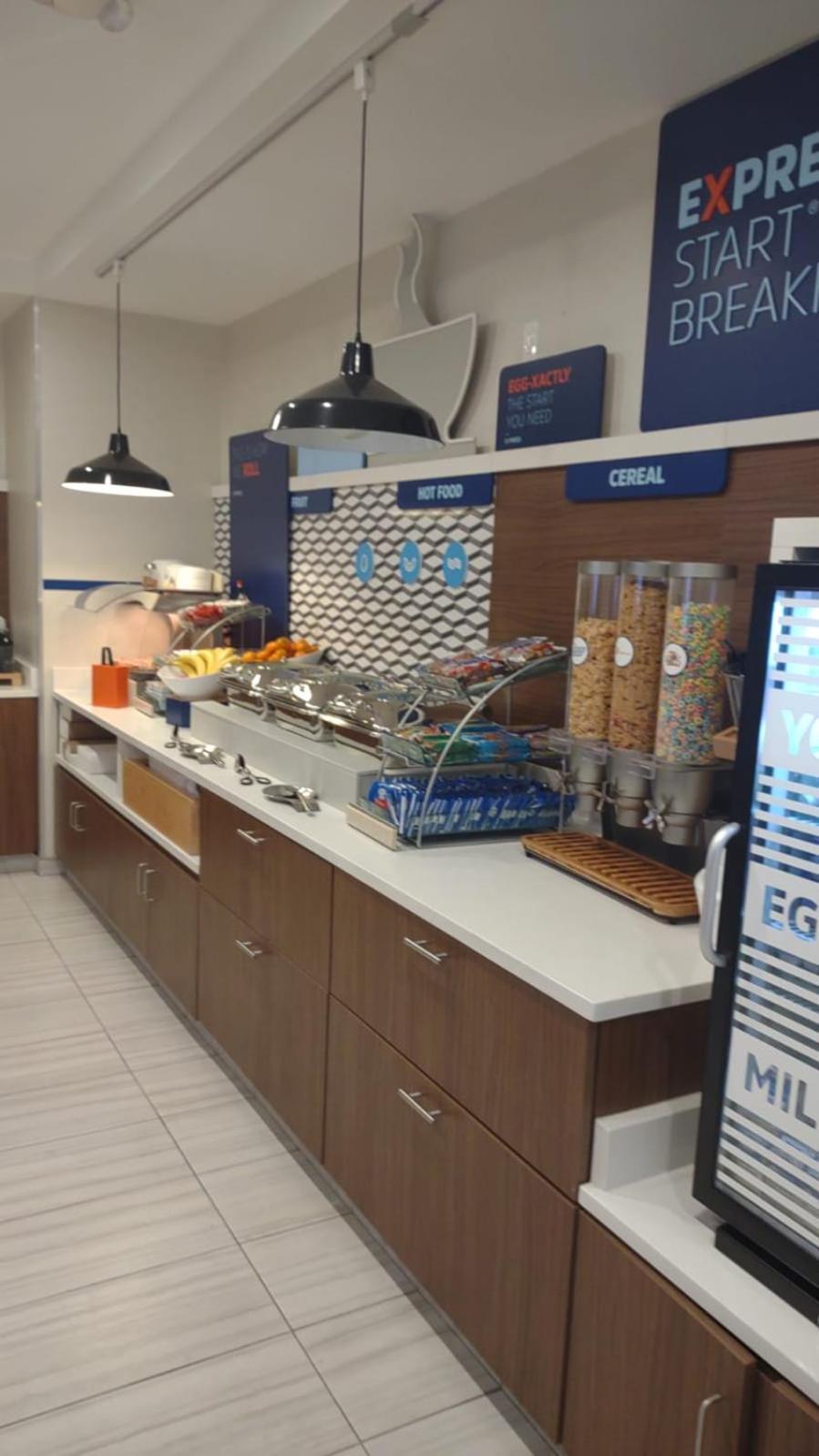 Holiday Inn Express And Suites Chicago West - St Charles By Ihg Saint Charles Zewnętrze zdjęcie