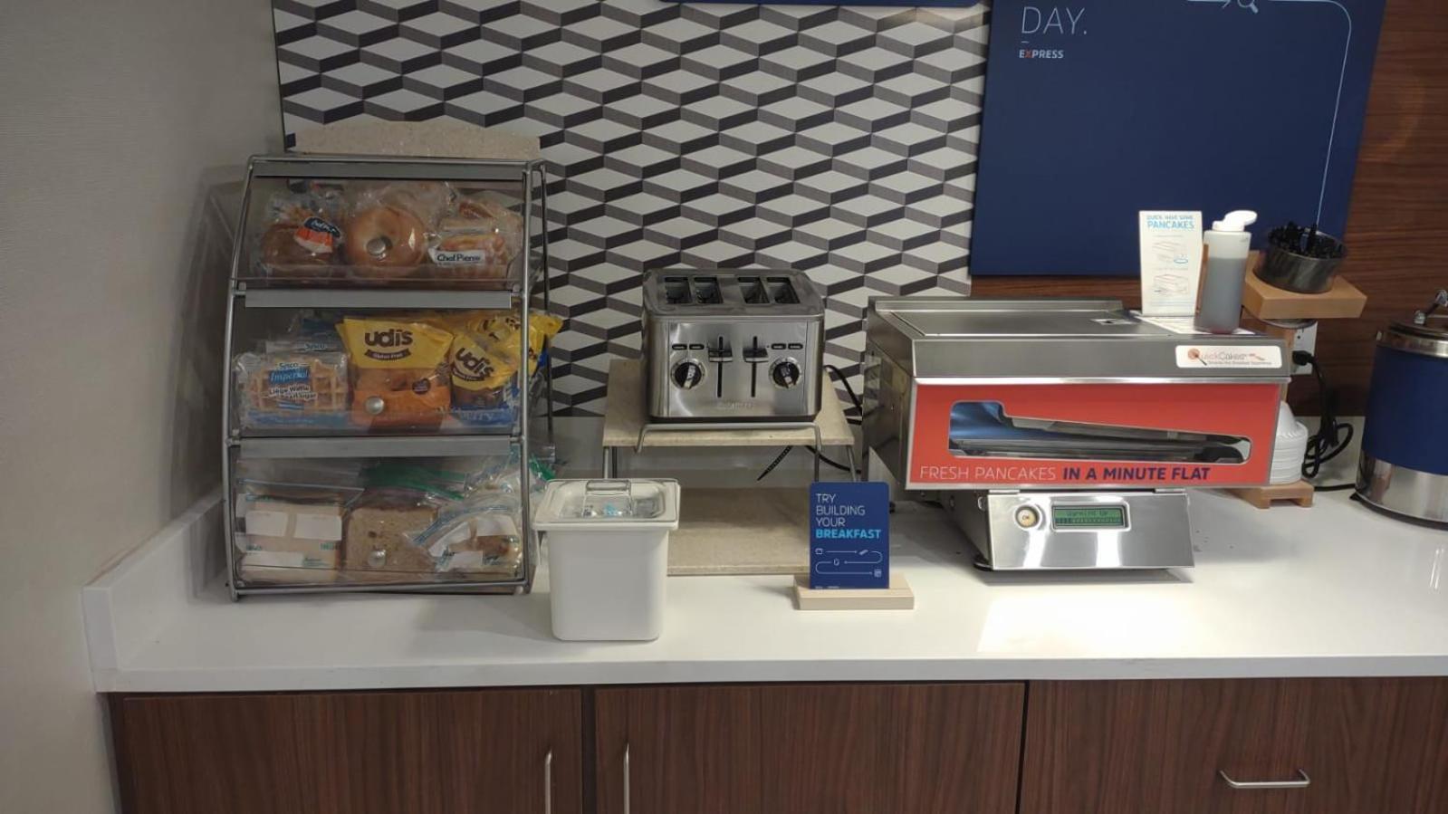 Holiday Inn Express And Suites Chicago West - St Charles By Ihg Saint Charles Zewnętrze zdjęcie